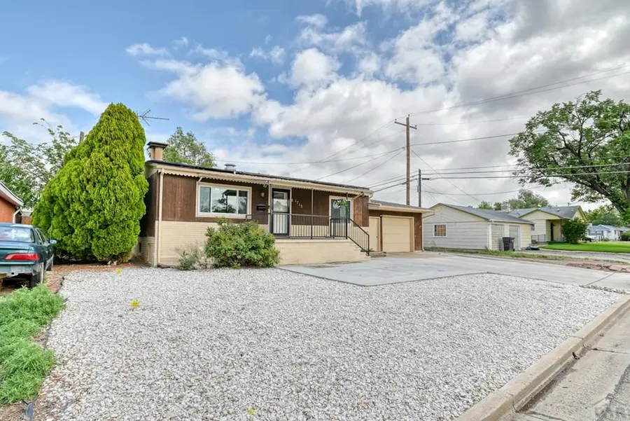 1715 W 30th St, Pueblo, CO 81008 - #2