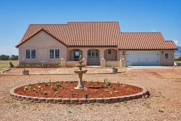 116 Top Notch Trail, Penrose, CO 81240