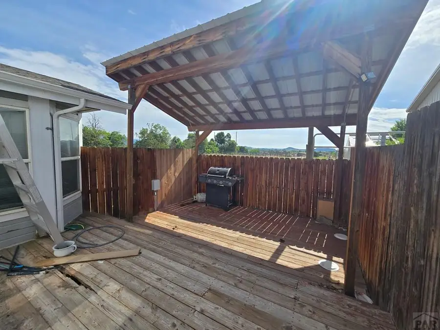 1702 Willow St, Canon City, CO 81212 - #3