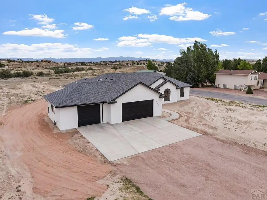 379 S Siesta Dr, Pueblo, CO 81007 - #2