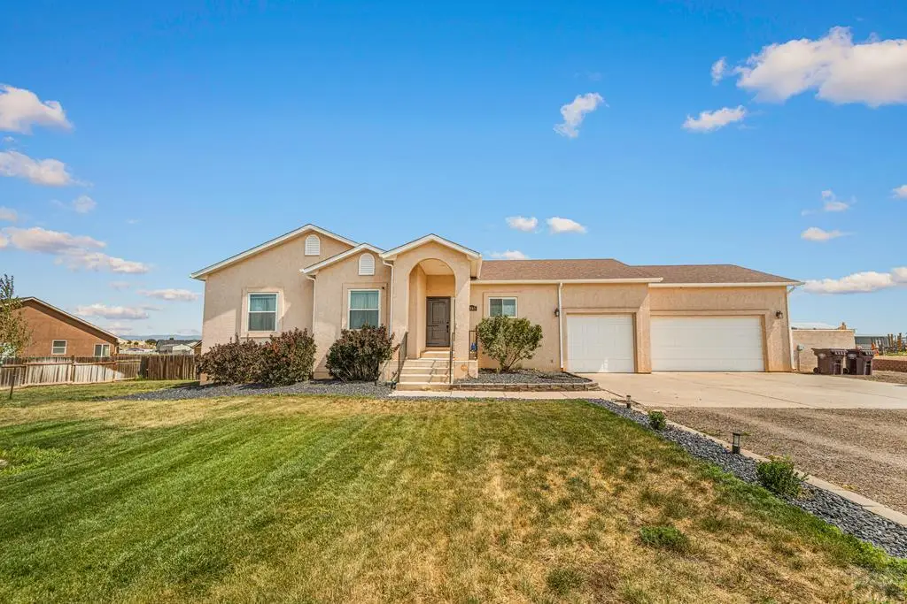 1165 W Meadowmoor Dr, Pueblo, CO 81007 - #1