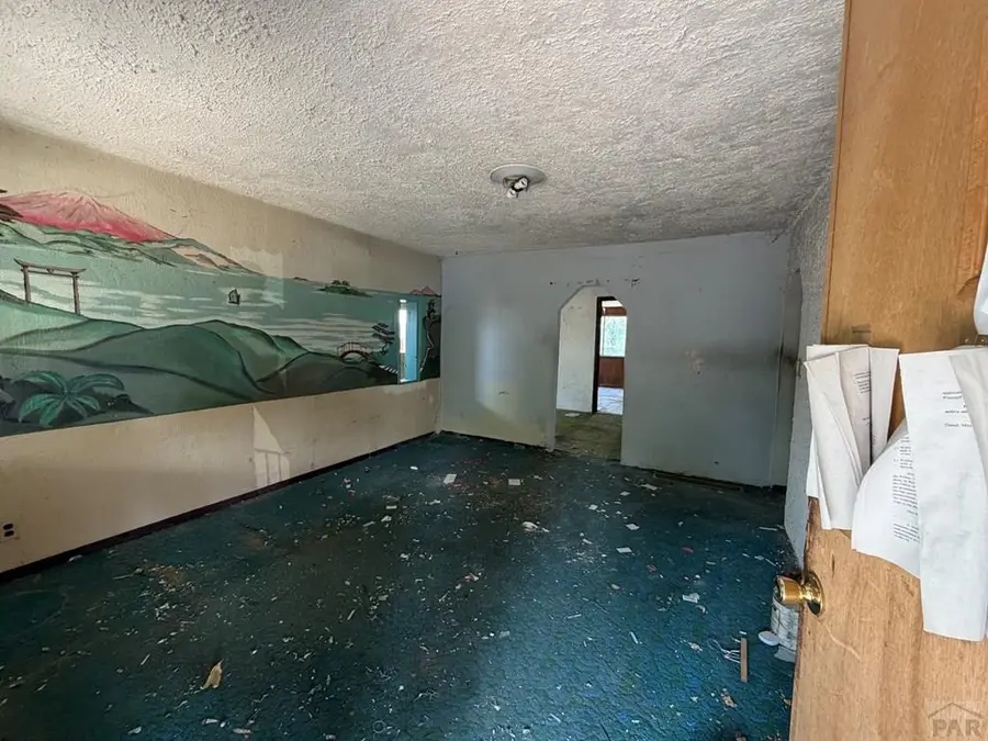 518 Moffat St, Pueblo, CO 81003 - #2
