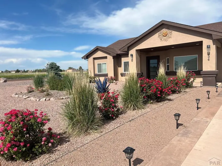 606 S Calaveras Dr, Pueblo West, CO 81007 - #2