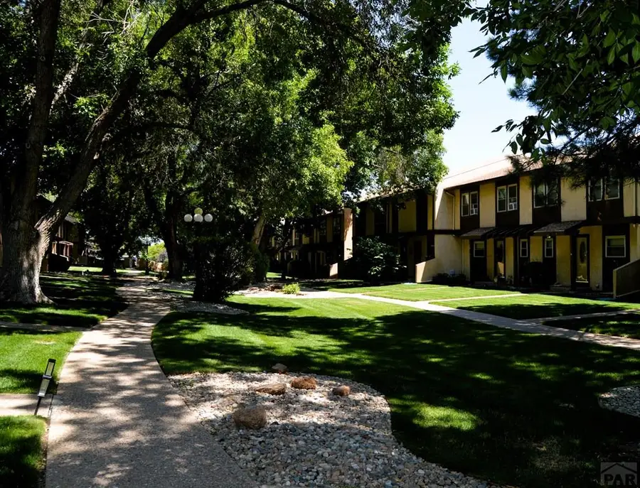 43 Glenroyal Dr #Q, Pueblo, CO 81005 - #3