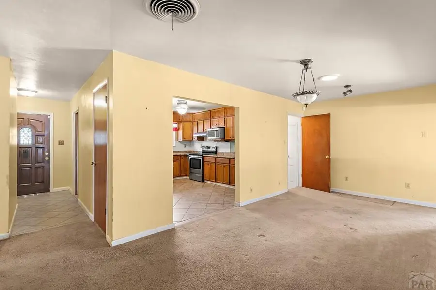 171 University Circle, Pueblo, CO 81005 - #2