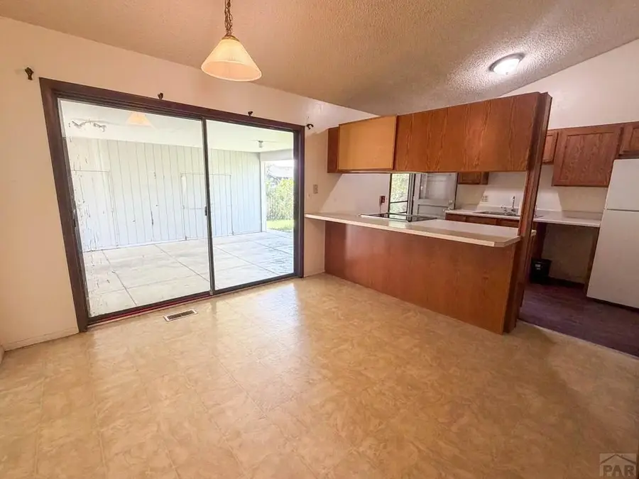 3106 Memorial Dr, Lamar, CO 81052 - #3