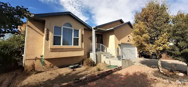 411 S Oak Creek Dr, Pueblo West, CO 81007