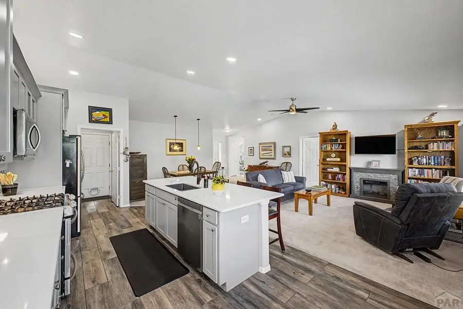 20 Nona Brooks Ct #E, Pueblo, CO 81005 - #3