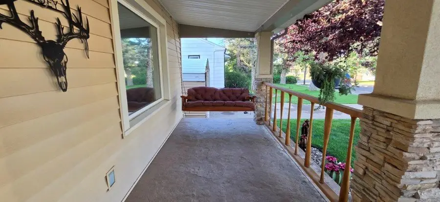 1304 S 6th St, Lamar, CO 81052 - #2