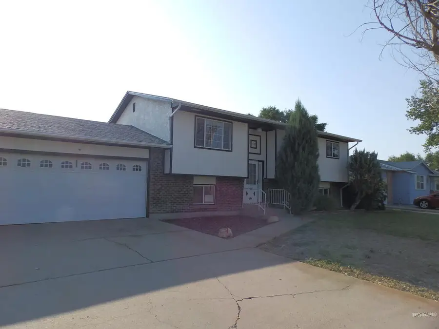 1109 Russell Ave, La Junta, CO 81050 - #2