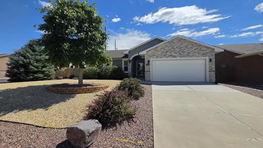 2224 Crestwood Ln, Pueblo, CO 81008 - #2