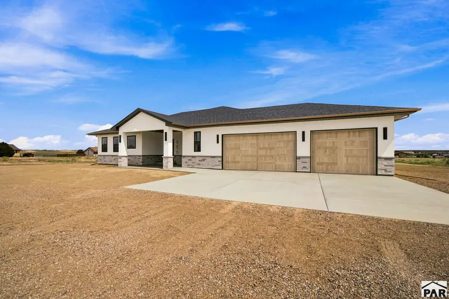686 N Limon Dr, Pueblo West, CO 81007 - #3