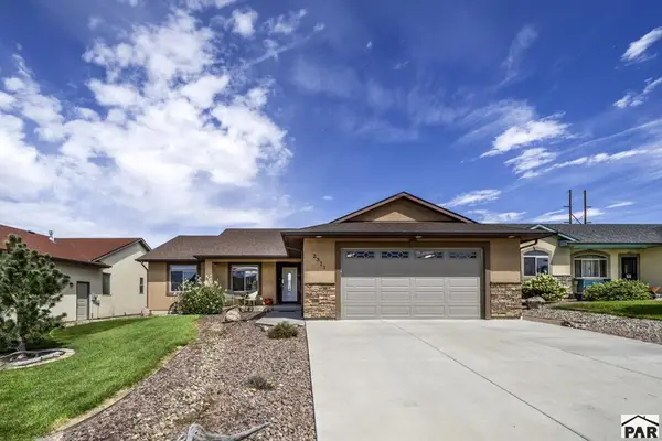 2311 Meadowlark Ln, Pueblo, CO 81001