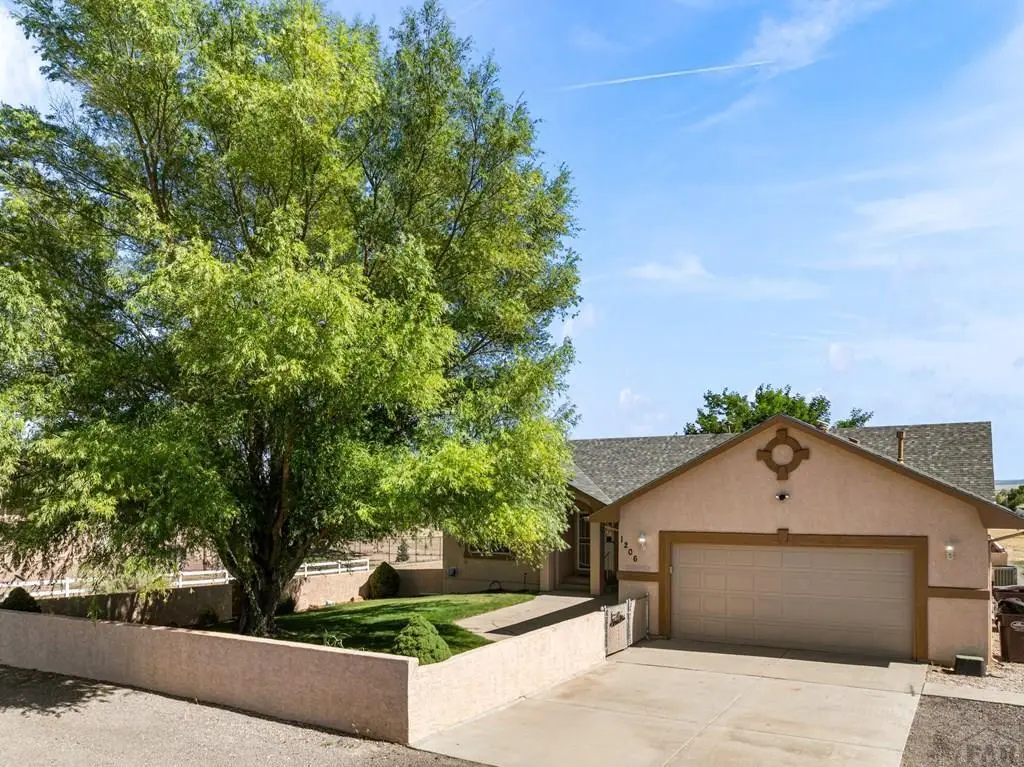 1206 W Shenandoah Dr, Pueblo West, CO 81007 - #1