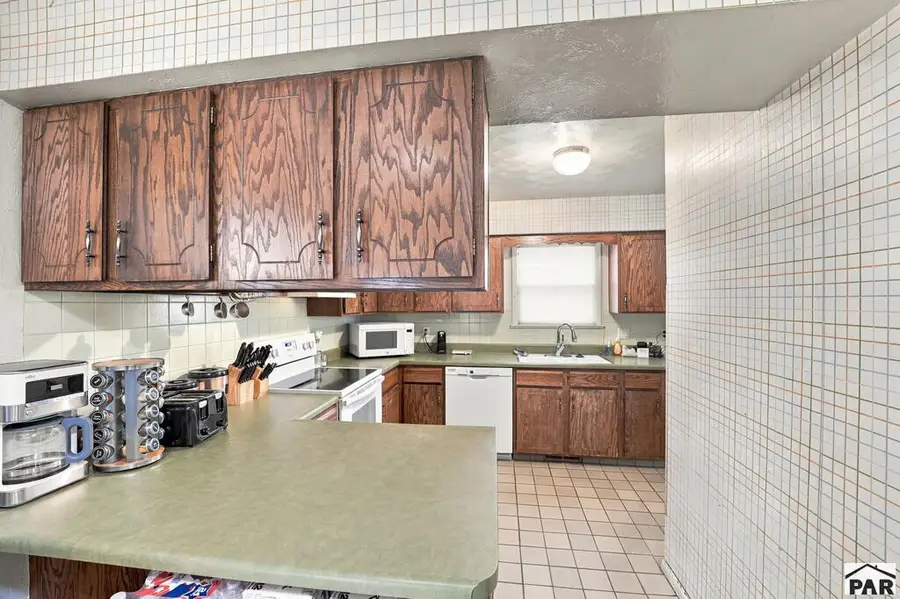 411 Kenwood Dr, Pueblo, CO 81004 - #3