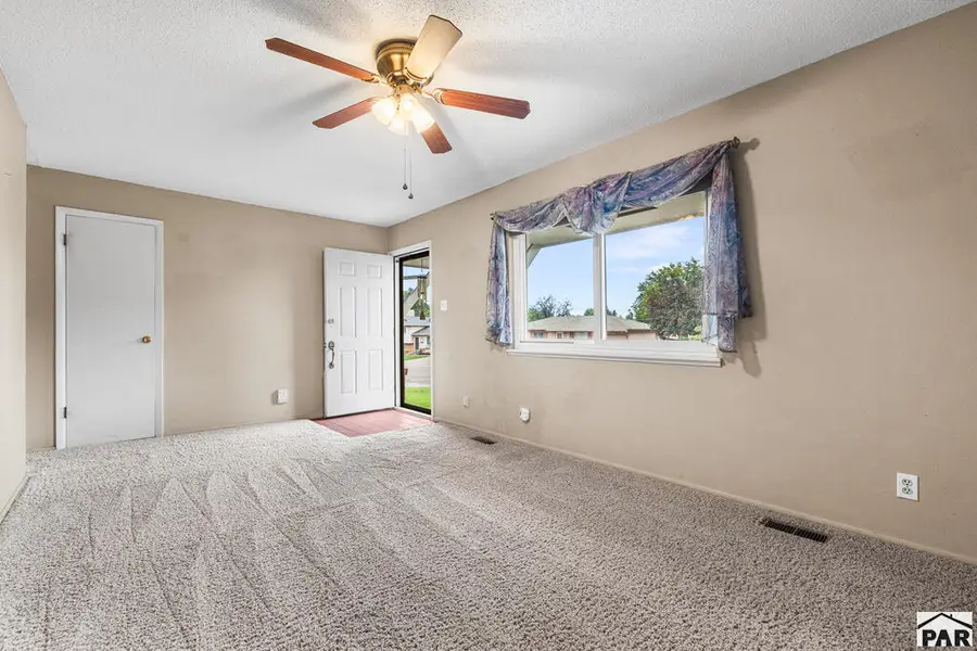 44 Glenmore Rd, Pueblo, CO 81001 - #3