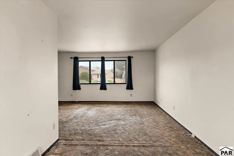 2121 Chautard Dr, Pueblo, CO 81005 - #3