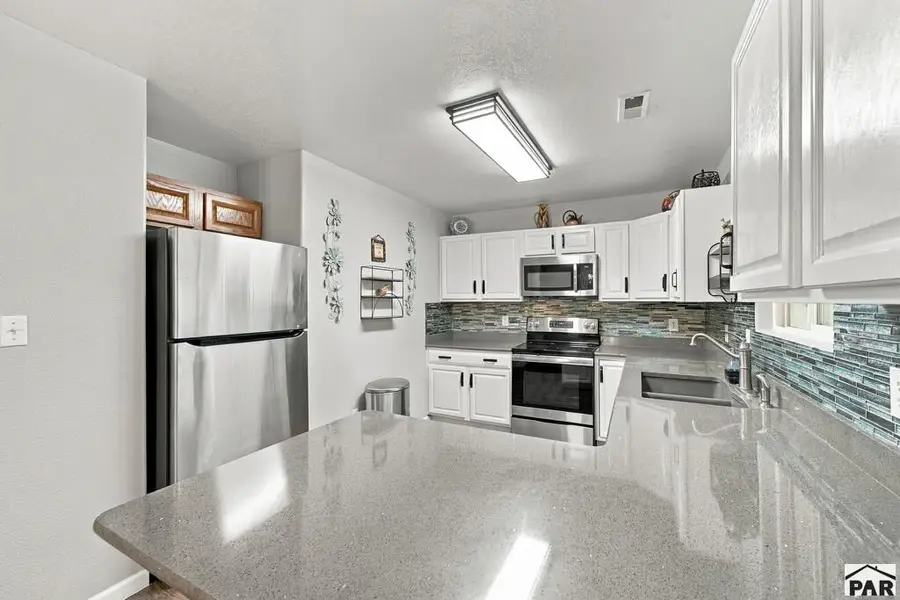 5307 Manor Ridge Dr, Pueblo, CO 81005 - #3