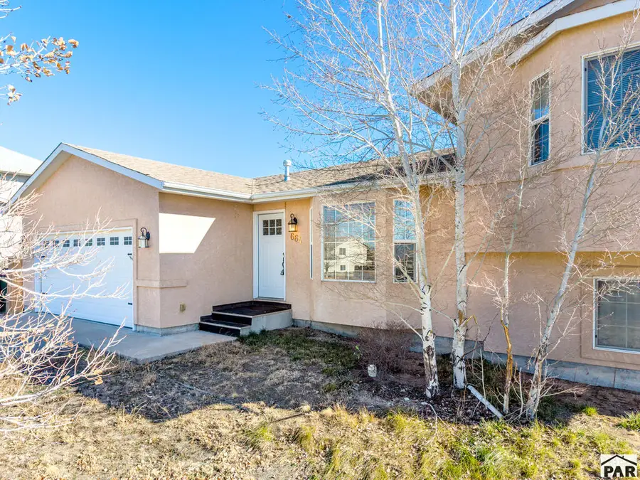 664 S Song Sparrow Dr, Pueblo, CO 81007 - #2