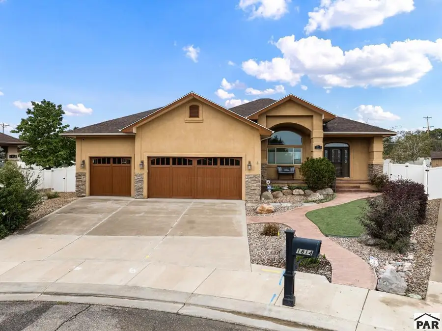 1814 Aquila Dr, Pueblo, CO 81008 - #2