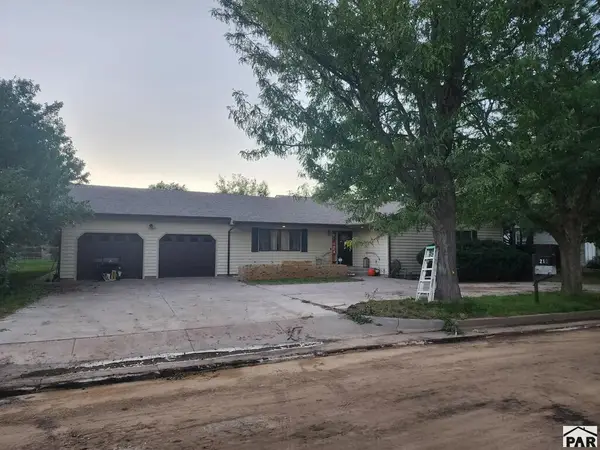 209 and 210 Willow Valley Dr, Lamar, CO 81052