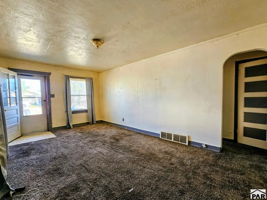 1810 E 10th St, Pueblo, CO 81001 - #2