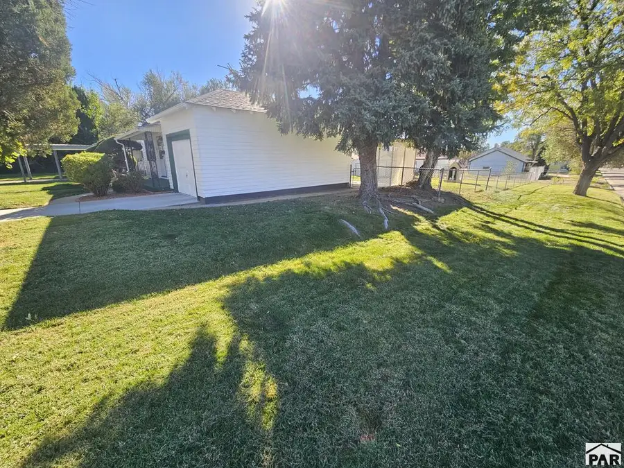 930 W 17th St, Pueblo, CO 81003 - #3