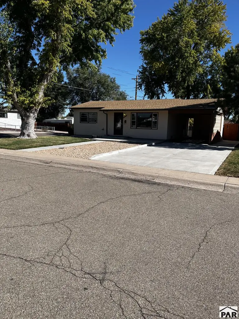 1702 Englewood Dr, Pueblo, CO 81005 - #1