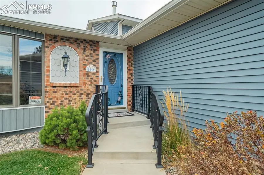 2249 Glenwood Circle, Colorado Springs, CO 80909 - Image #2