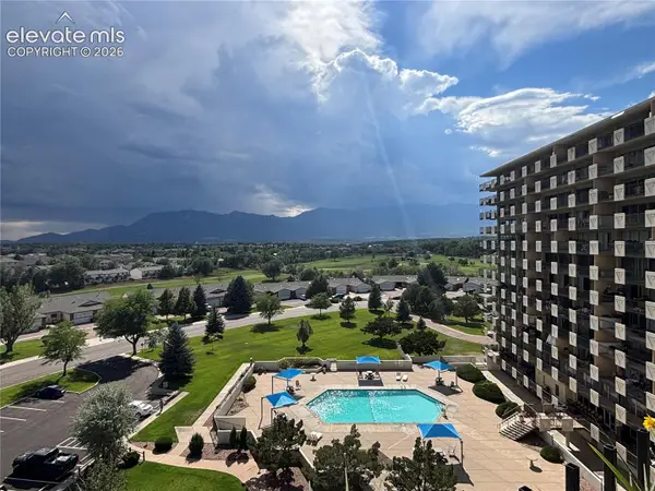 411 Lakewood Circle #B-813, Colorado Springs, CO 80910