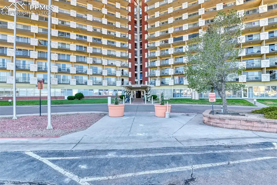 411 Lakewood Circle #B1016, Colorado Springs, CO 80910 - Image #2