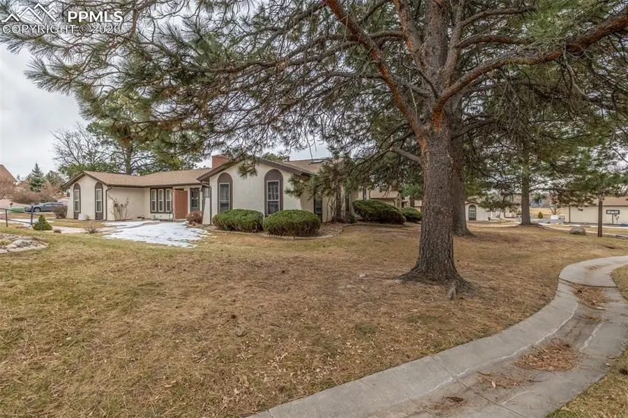 406 Valley Hi Circle #B, Colorado Springs, CO 80910 - #2