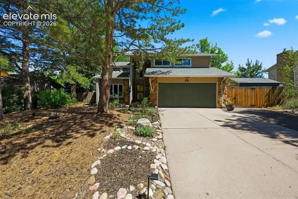 927 Oakwood Drive, Castle Rock, CO 80104