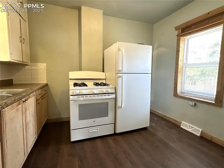 806 E Mesa Avenue, Pueblo, CO 81006 - Image #3