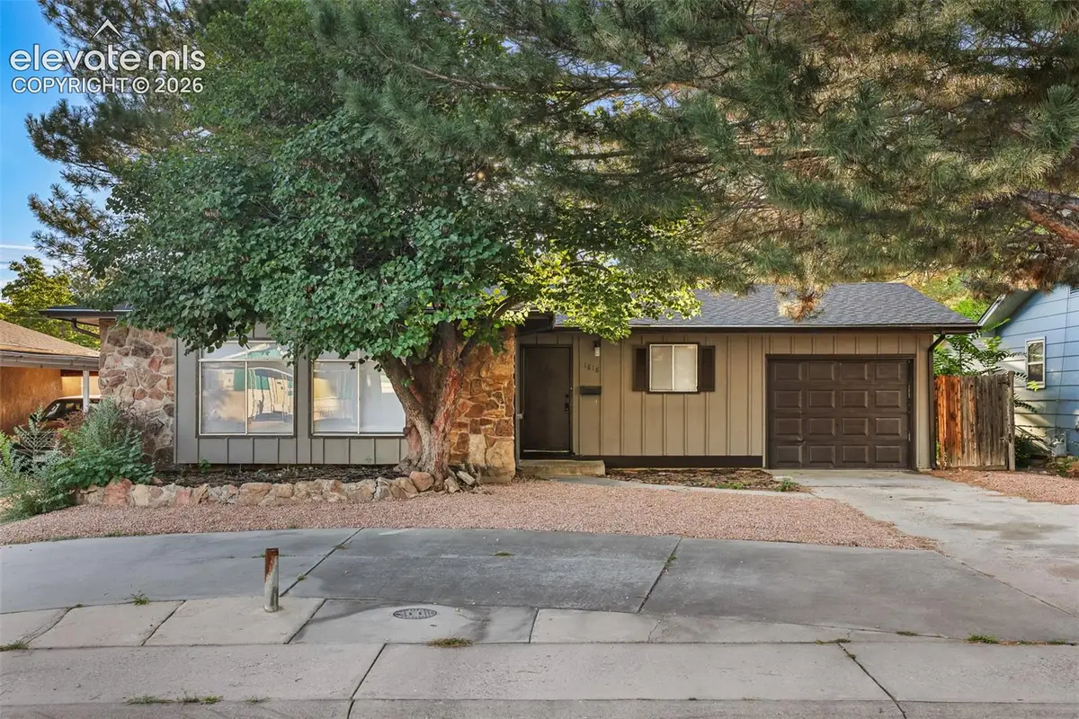 1818 Maplewood Drive, Pueblo, CO 81005 - #1