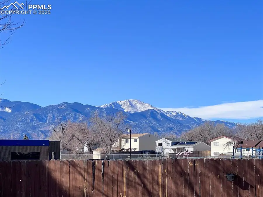 2758 Ferber Drive, Colorado Springs, CO 80916 - Image #2