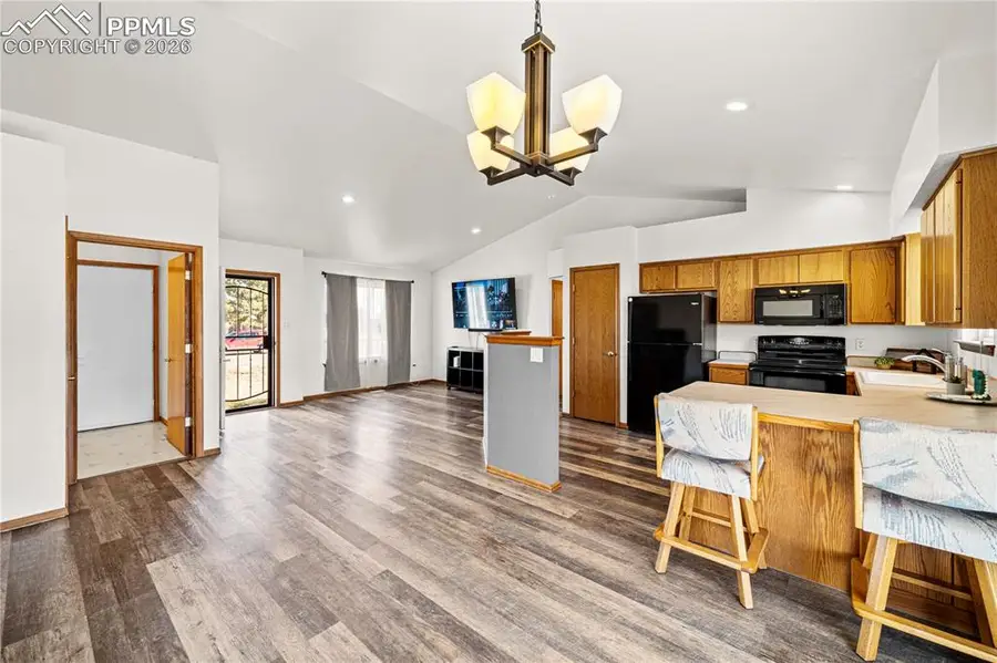 441 S Oak Creek Drive, Pueblo, CO 81007 - #3