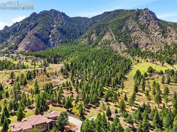 390 Irvington Court, Colorado Springs, CO 80906