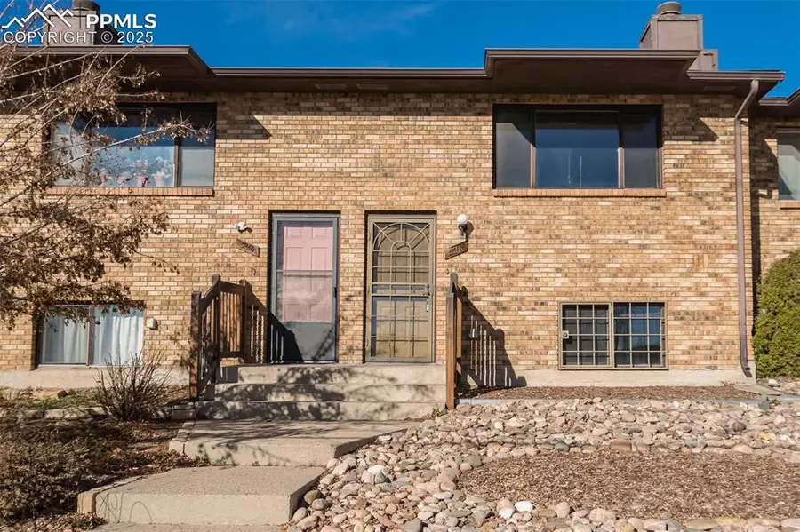 326 Mount View Lane, Colorado Springs, CO 80907 - Image #2