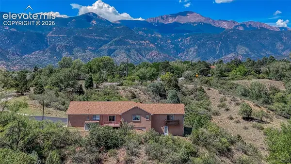 2205 Mesa Road, Colorado Springs, CO 80904
