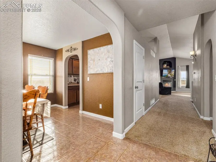 1140 W Shenandoah Drive, Pueblo, CO 81007 - #2