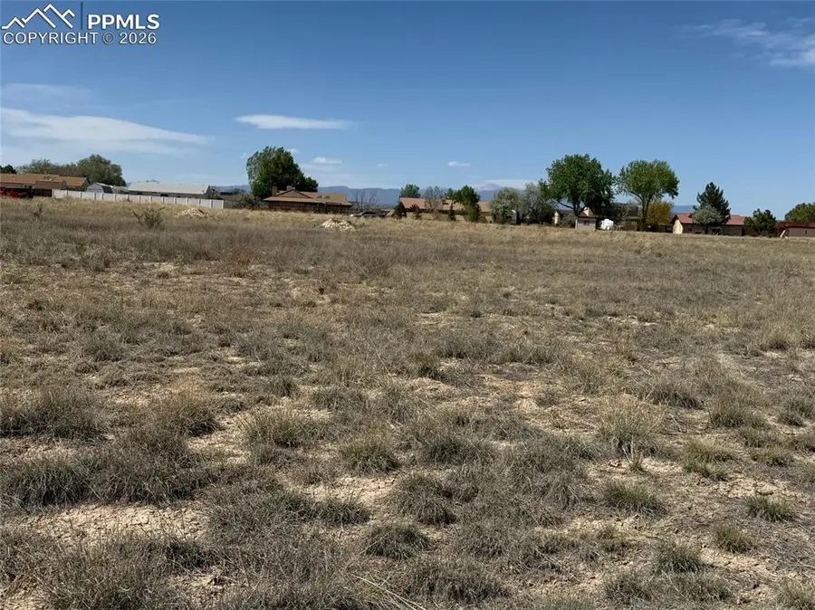 583 E Woodleaf Drive, Pueblo, CO 81007 - #2