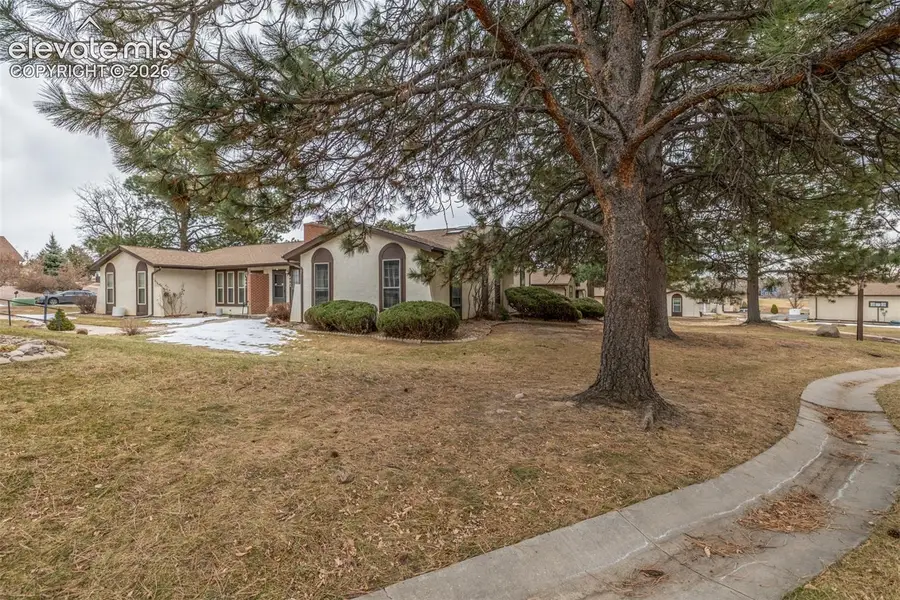 406 Valley Hi Circle #B, Colorado Springs, CO 80910 - #3