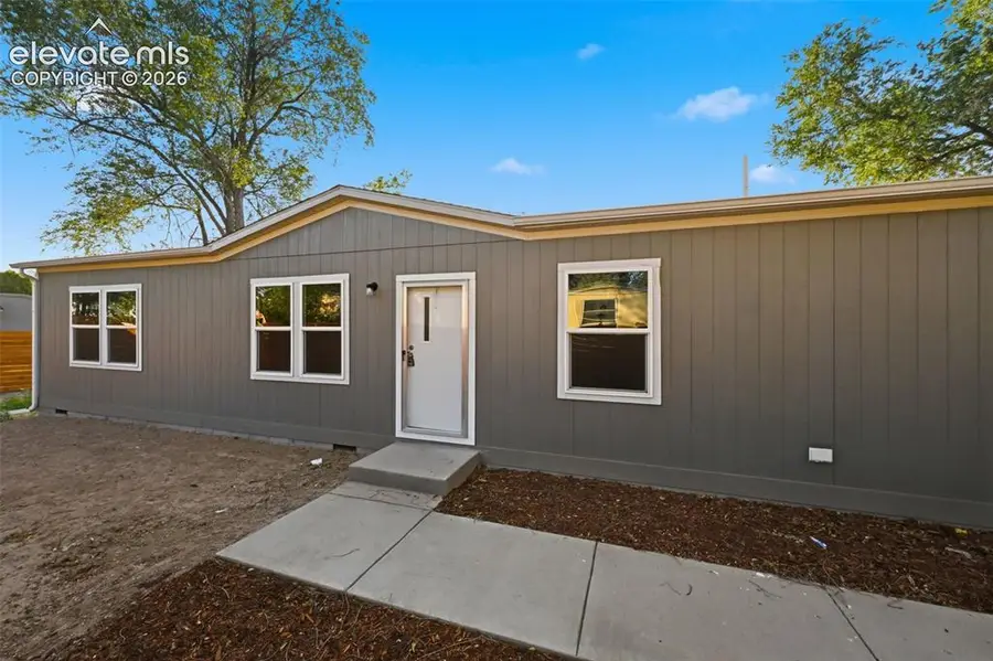281 E Stewart Drive, Pueblo, CO 81007 - #2