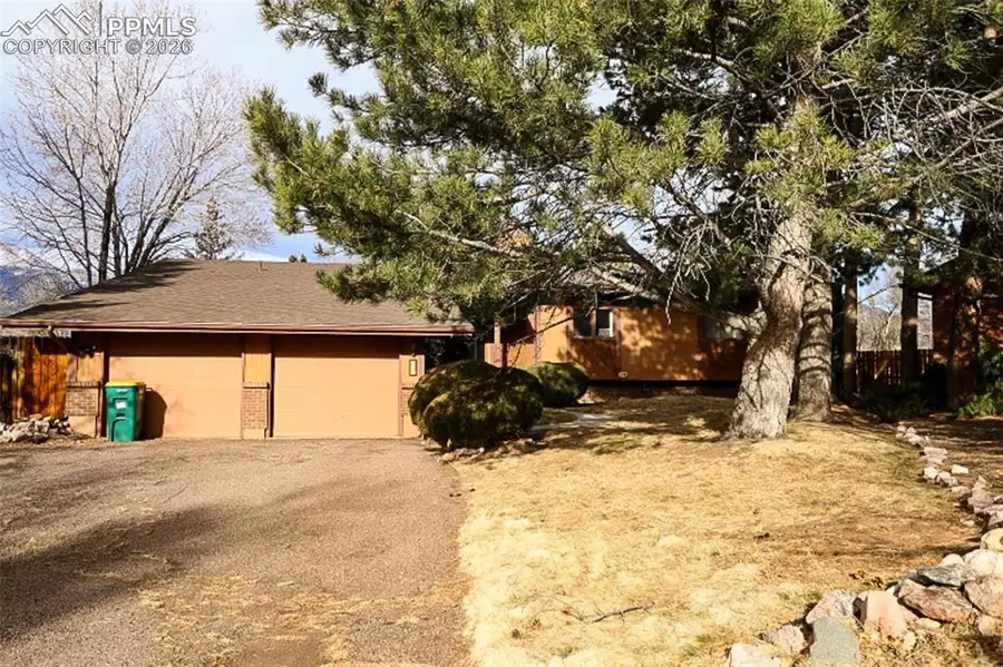 530 Mesa Vista Court, Colorado Springs, CO 80904 - #2