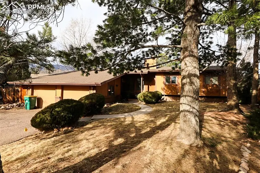 530 Mesa Vista Court, Colorado Springs, CO 80904 - #3