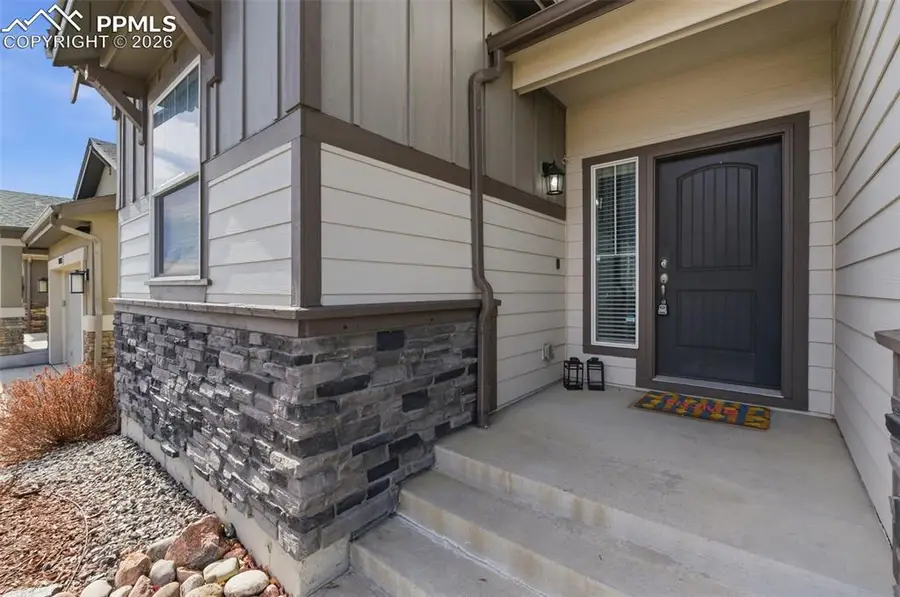 10902 Echo Canyon Drive, Colorado Springs, CO 80908 - Image #2