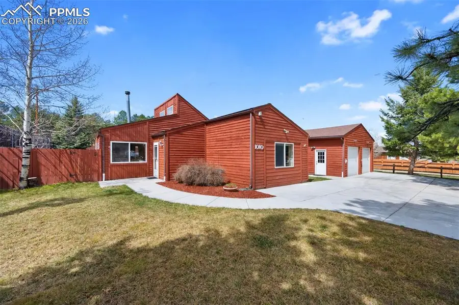 1010 W Sundance Street, Woodland Park, CO 80863 - #2