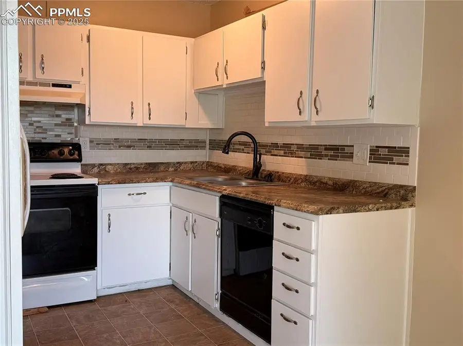 3005 E Fountain Boulevard, Colorado Springs, CO 80910 - Image #2