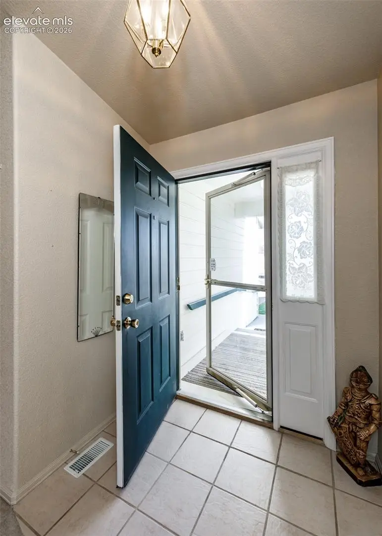 10 Nona Brooks Drive #V, Pueblo, CO 81005 - #3
